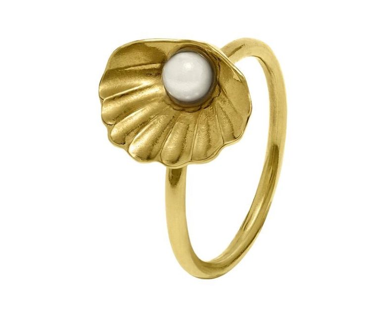 Anel Eugénio Campos Seashell 110.B417.D.2.14 em Prata de Lei 925 em Dourado. A coleção perfeita para dar as boas-vindas ao Verão!